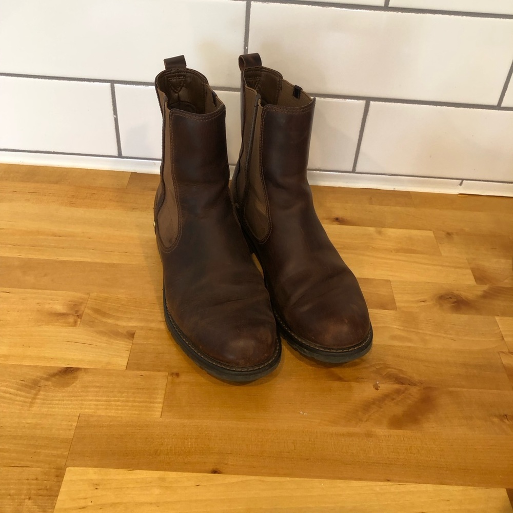 Clark’s Chelsea Style booties.